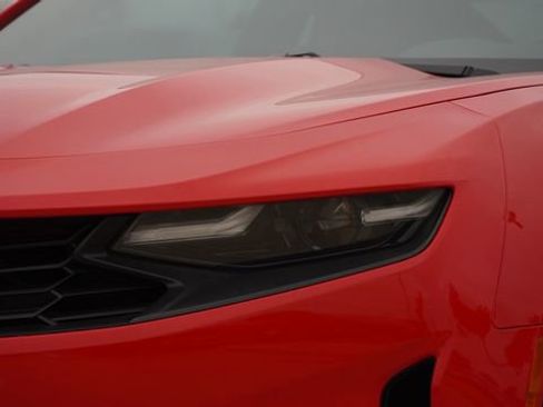 Used 2020 Chevrolet Camaro LT image 4