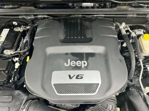 Used 2017 Jeep Wrangler Unlimited Sport w/ Quick Order Package 24S AWD/4WD image 22