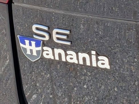 Certified 2022 Volkswagen Tiguan SE AWD/4WD image 10