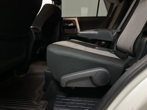 Used 2022 Toyota 4Runner SR5 AWD/4WD image 48