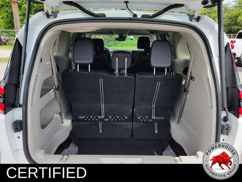Used 2023 Chrysler Pacifica Touring-L FWD image 13