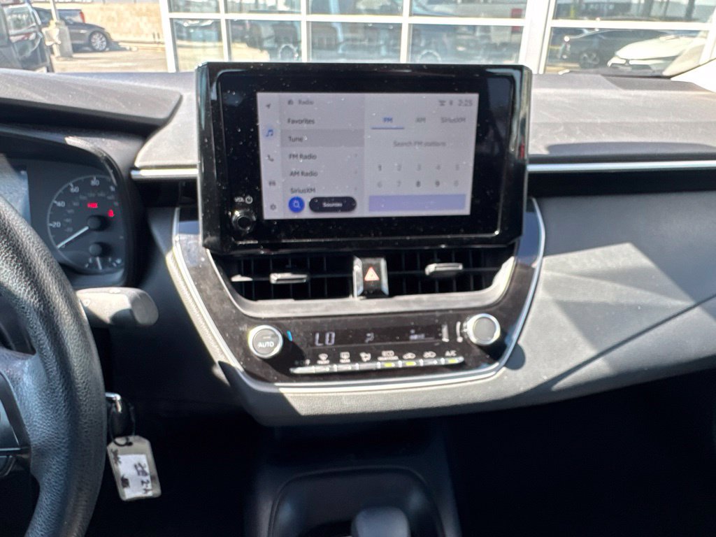 Used 2025 Toyota Corolla LE FWD image 15