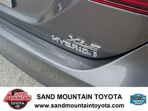 Used 2022 Toyota Camry XLE w/ Cold Weather Package FWD image 5