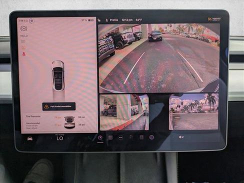 Used 2021 Tesla Model Y Long Range image 14