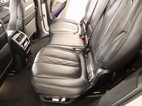 Used 2023 BMW X7 xDrive40i w/ Premium Package image 13