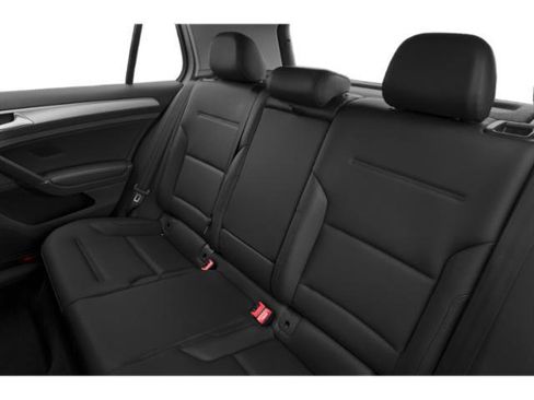 Used 2015 Volkswagen Golf S image 15