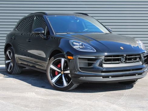 Certified 2024 Porsche Macan S image 8