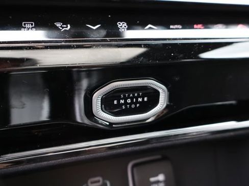 Used 2026 Jeep Grand Cherokee Limited AWD/4WD image 19