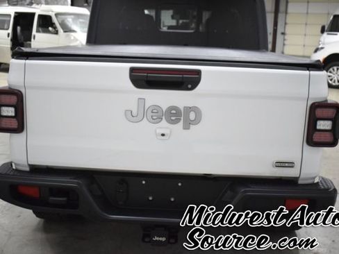 Used 2020 Jeep Gladiator Overland image 4