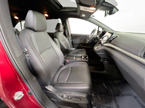 Used 2023 Honda Odyssey Sport image 29