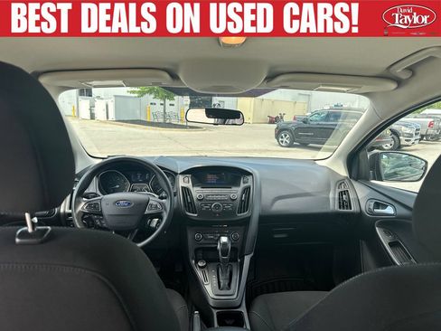 Used 2015 Ford Focus SE FWD image 22