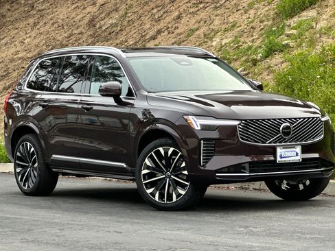 New 2026 Volvo XC90 B5 Core image 2