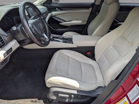 Used 2018 Honda Accord Touring image 3