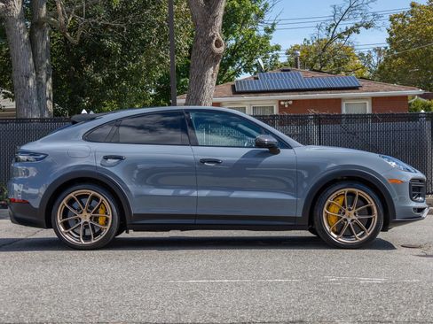 Used 2023 Porsche Cayenne Turbo GT AWD/4WD image 17