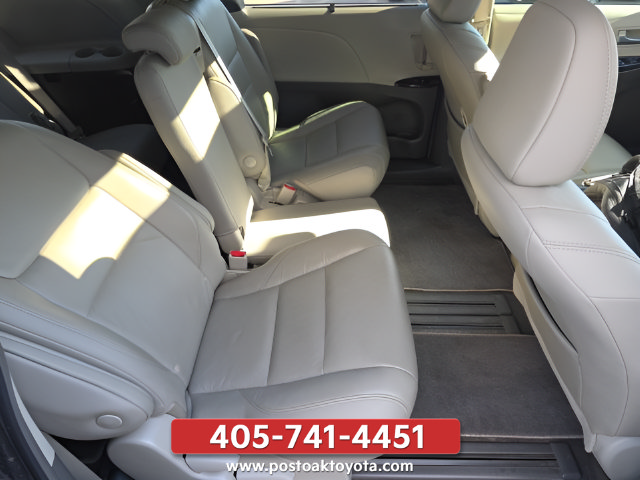 Used 2019 Toyota Sienna XLE w/ XLE Navigation Package FWD image 29