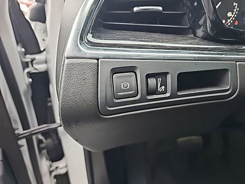 Used 2023 Cadillac XT5 Premium Luxury image 15