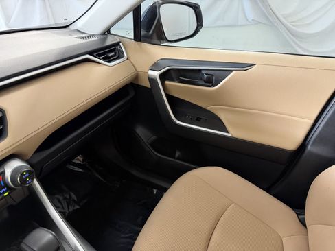Used 2022 Toyota RAV4 LE AWD/4WD image 26