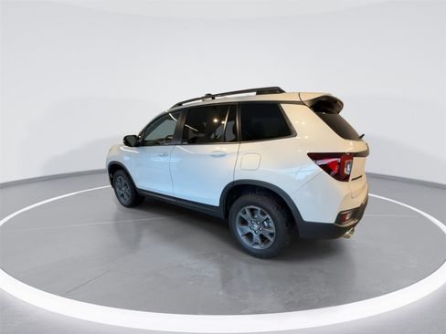 Used 2025 Honda Passport TrailSport image 5