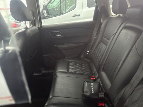 Used 2022 Nissan Rogue Platinum w/ Head-Up Display Package image 7