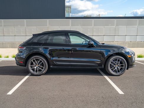 Certified 2026 Porsche Macan AWD/4WD image 8