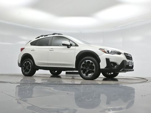 Used 2022 Subaru Crosstrek 2.0i Premium image 4