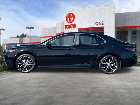 Certified 2023 Toyota Camry SE FWD image 9