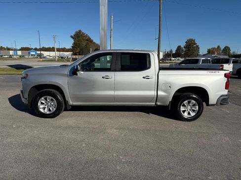 Used 2020 Chevrolet Silverado 1500 LT w/ Convenience Package image 2