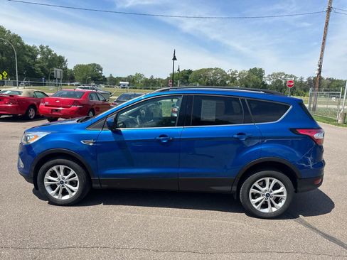 Used 2017 Ford Escape SE w/ Equipment Group 201A AWD/4WD image 8