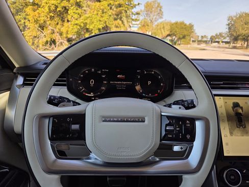 Certified 2023 Land Rover Range Rover SE image 10