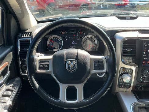 Used 2018 RAM 1500 Laramie w/ Convenience Group AWD/4WD image 33