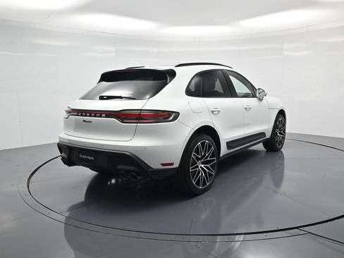Certified 2026 Porsche Macan AWD/4WD image 30