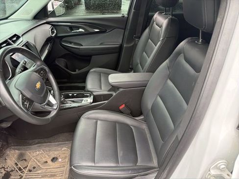 Used 2021 Chevrolet TrailBlazer LT w/ Premium Seating Package image 7
