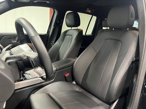 Used 2025 Mercedes-Benz GLB 250 4MATIC image 22