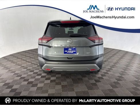 Used 2023 Nissan Rogue S image 7