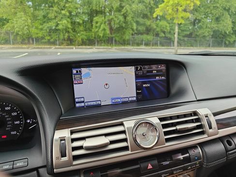 Used 2013 Lexus LS 460 image 32