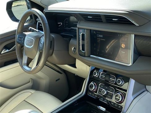 Used 2023 GMC Yukon Denali image 37