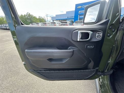 Used 2024 Jeep Wrangler Unlimited image 21