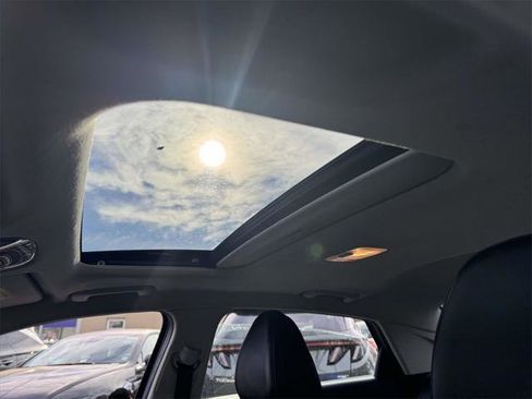 Used 2023 Hyundai Elantra Limited w/ Winter Weather Package image 18