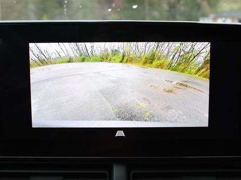 Used 2025 Chevrolet Trax RS w/ Sunroof Package image 36