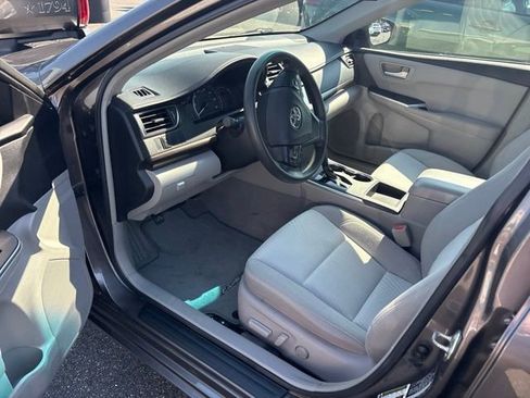 Used 2015 Toyota Camry LE FWD image 7
