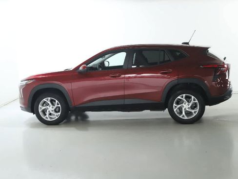 Used 2024 Chevrolet Trax LS w/ LS Convenience Package FWD image 37