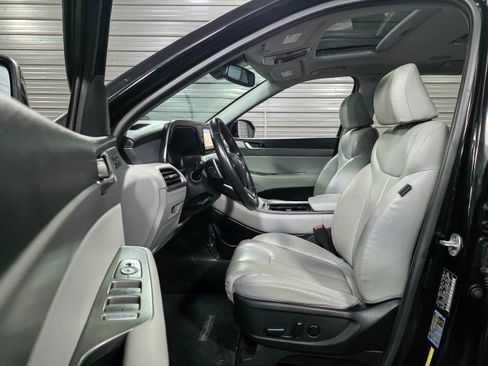 Used 2021 Hyundai Palisade SEL w/ Premium Package image 13