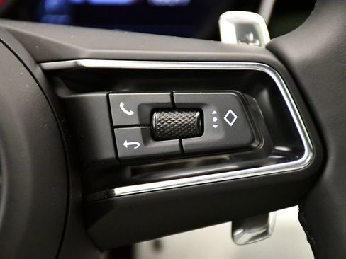 Certified 2025 Porsche Macan image 29