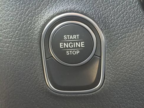Used 2025 Mercedes-Benz Sprinter 2500 image 15