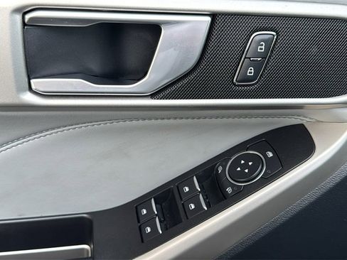 Certified 2023 Ford Explorer XLT w/ Equipment Group 202A image 19