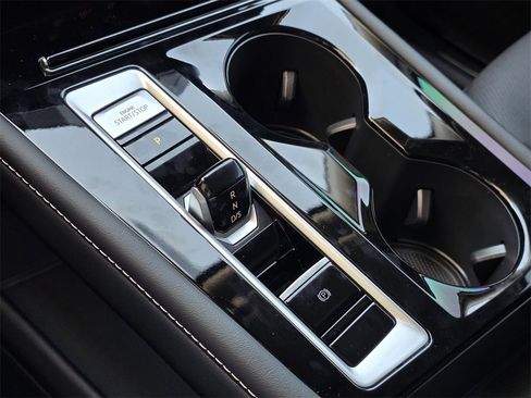 New 2026 Volkswagen Atlas SE image 14