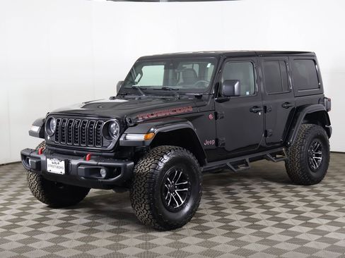 Used 2024 Jeep Wrangler Unlimited Rubicon AWD/4WD image 9