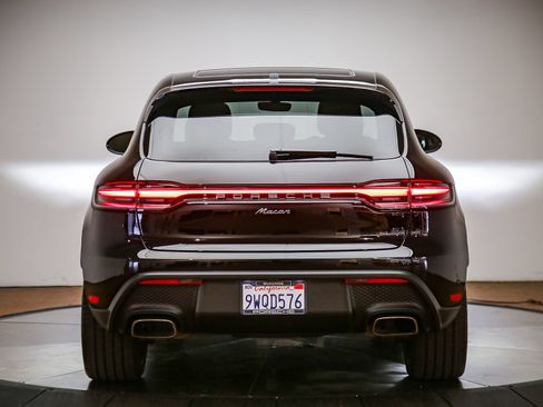 Certified 2026 Porsche Macan AWD/4WD image 6