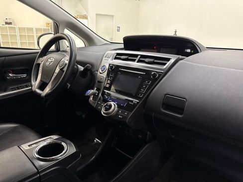 Used 2017 Toyota Prius V Four FWD image 24