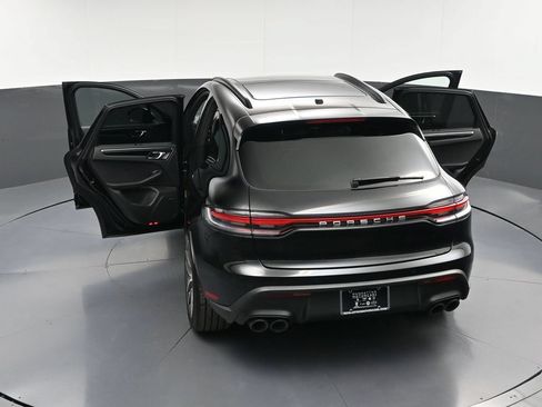 Certified 2026 Porsche Macan AWD/4WD image 34